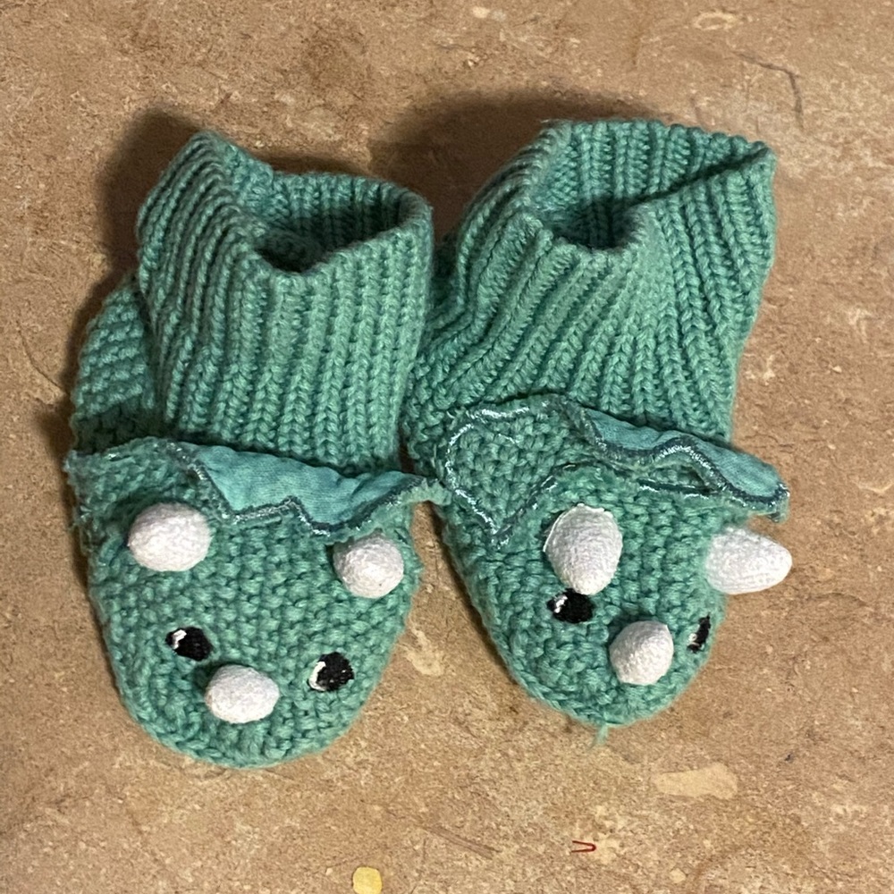 0-3m dinosaur slippers